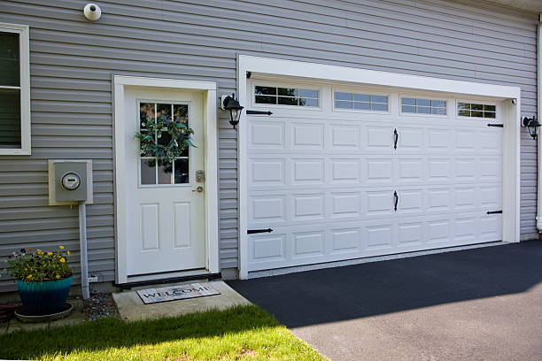 24/7 Emergency Garage Door Panel Replacement experts in Polk County County, AR